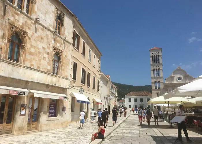 Kolbe Hvar Piazza * フヴァル