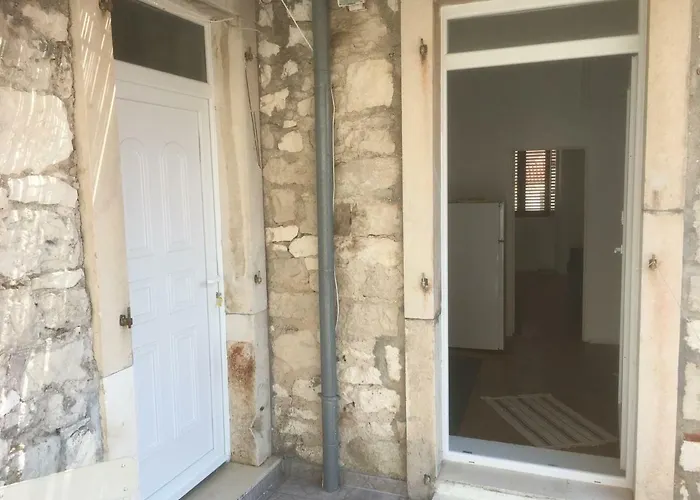 Kolbe Hvar Piazza * フヴァル