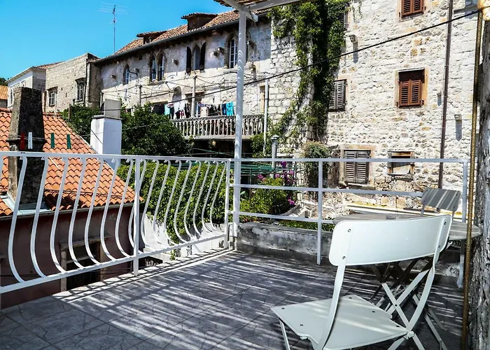 Kolbe Hvar Piazza * フヴァル