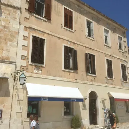 Kolbe Hvar Piazza