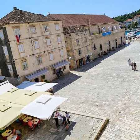 Kolbe Hvar Piazza * Hvar Town