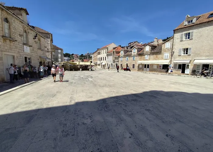 Kolbe Hvar Piazza Hvar Town
